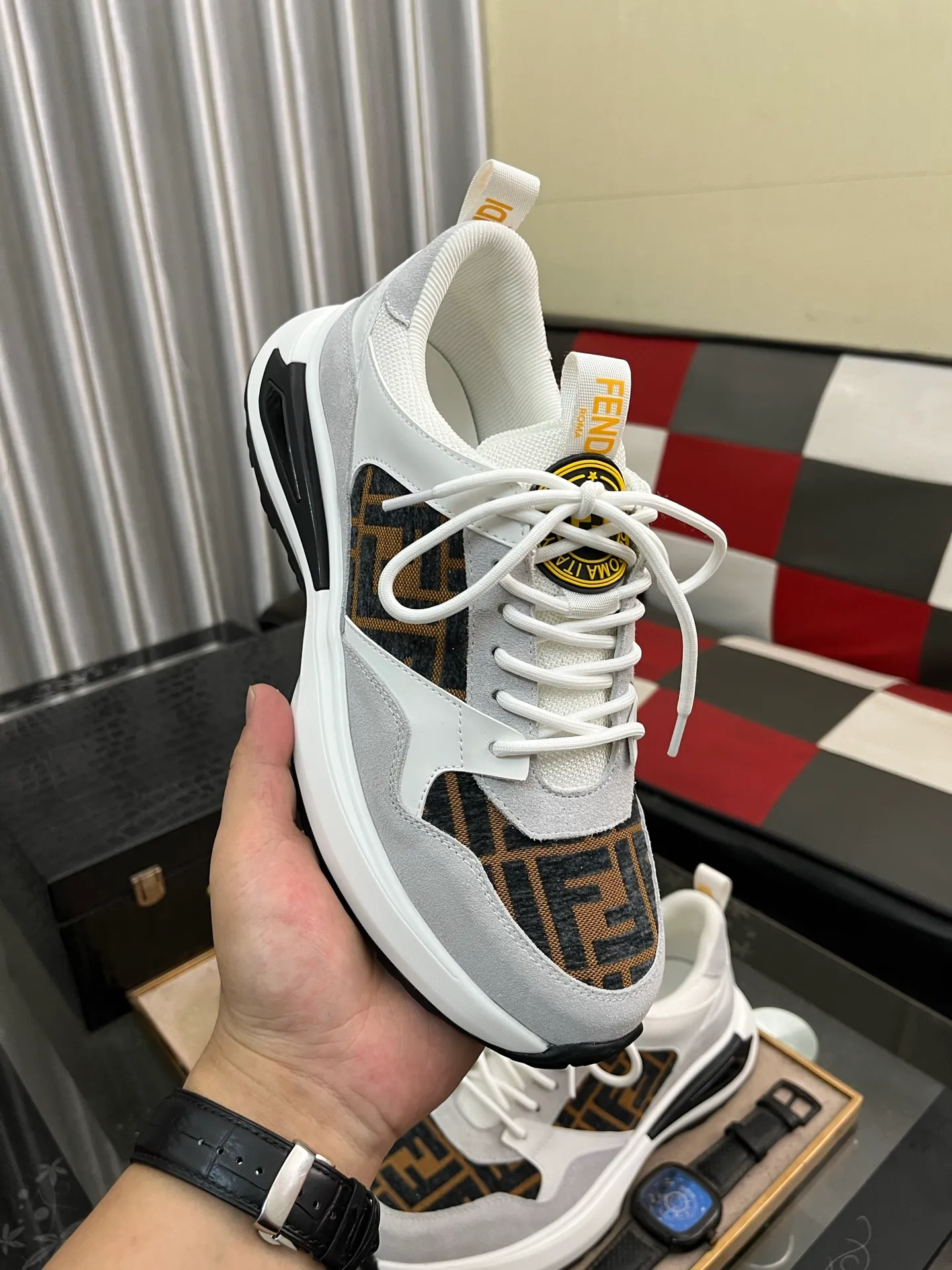 Men's shoes 💰458⌚️⌚️FENDI "FENDI" Regular size: 38-44 (casual shoes) Product materials: Selected cowhide upper, soft sheepskin lining; original outsole. 6️⃣colors available